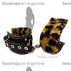 Esposas Negras Simples Con Mosqueton Y Peluche Animal Print